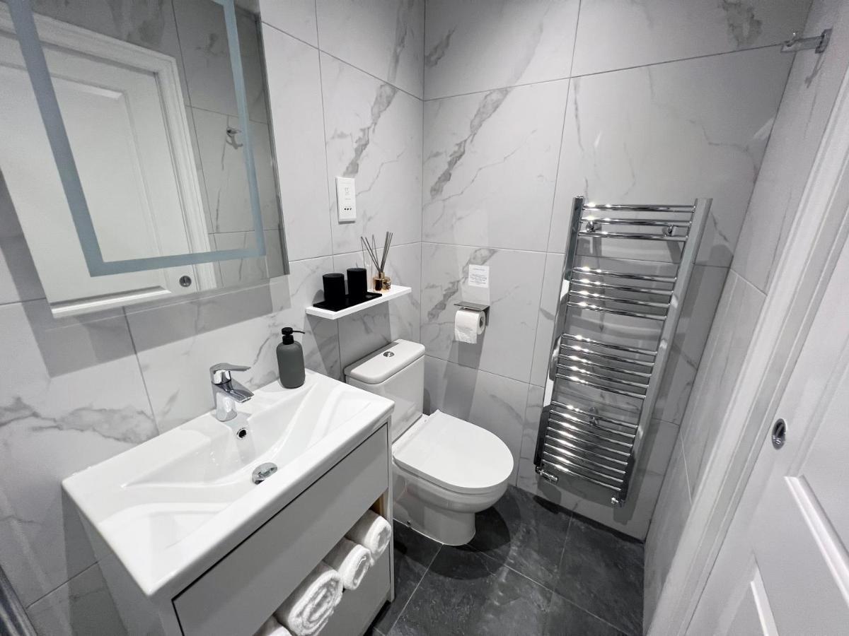 United Home B&B Salford  Dış mekan fotoğraf