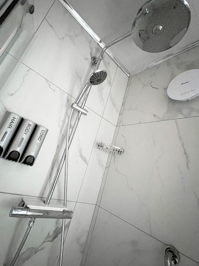 United Home B&B Salford  Dış mekan fotoğraf