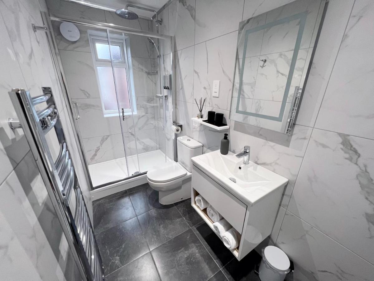 United Home B&B Salford  Dış mekan fotoğraf