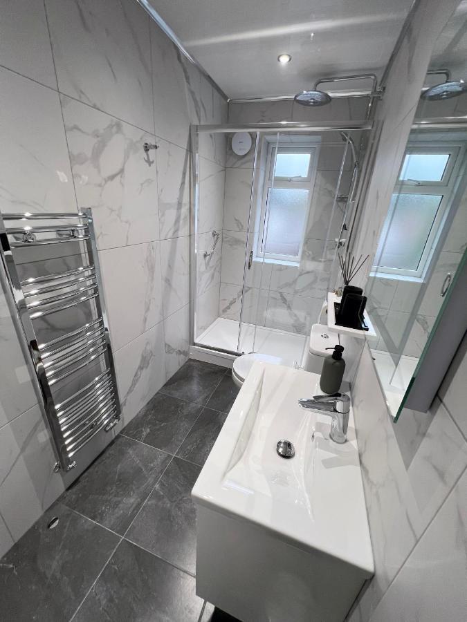 United Home B&B Salford  Dış mekan fotoğraf