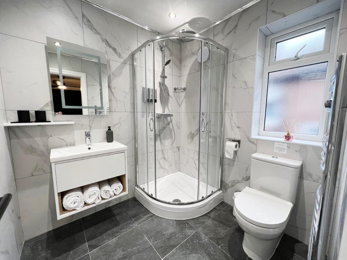 United Home B&B Salford  Dış mekan fotoğraf